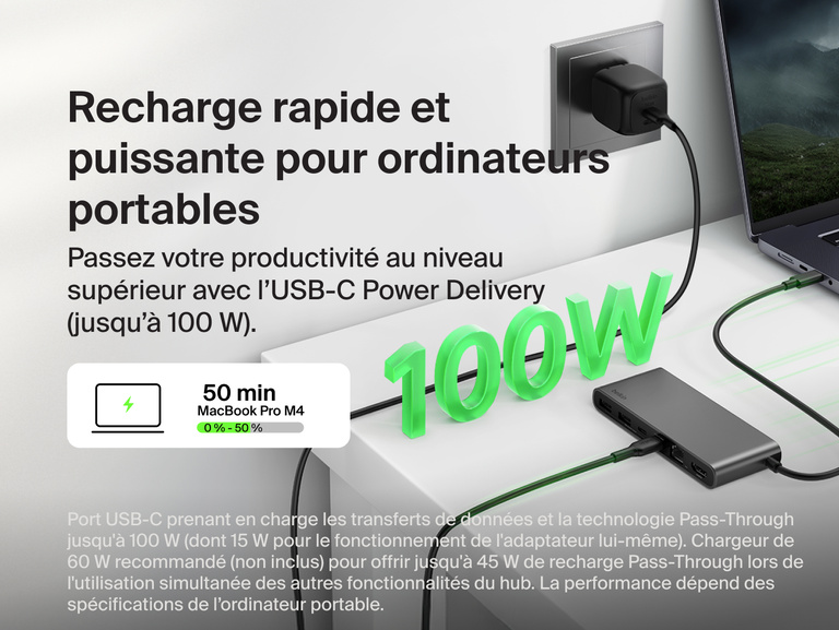Hub USB-C Belkin Connect &agrave; 8&nbsp;ports dont 1&nbsp;port Ethernet 2,5&nbsp;Gbit/s connect&eacute; &agrave; un ordinateur portable et un chargeur secteur, illustrant ainsi la fonction Power&nbsp;Delivery (jusqu'&agrave; 100&nbsp;W) qui offre une recharge rapide et efficace de l'ordinateur portable.