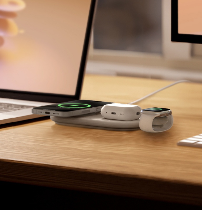 3 合 1 15W Qi2 磁吸無線充電板 