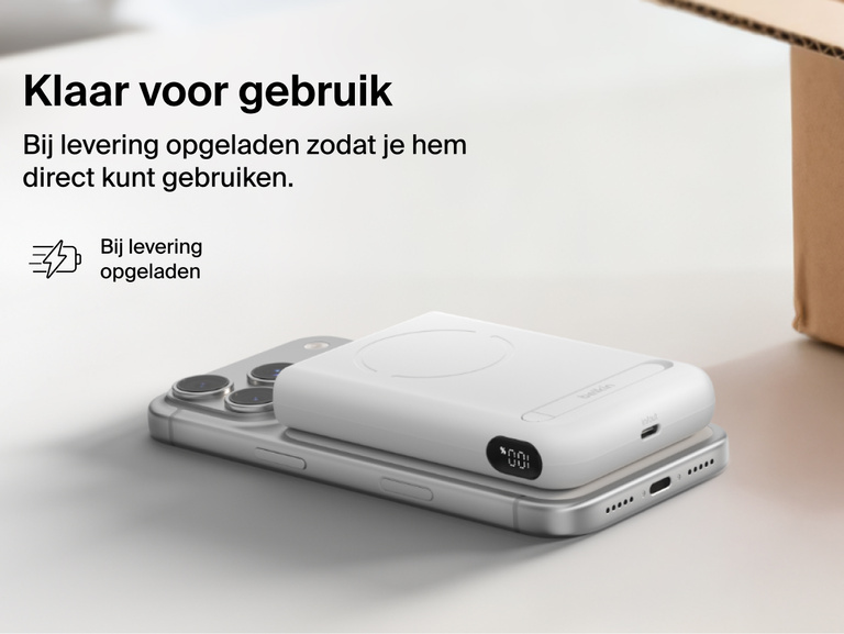 Belkin UltraCharge Pro Power Bank 10K with magnetic ring shown with SmartProtect safety features, illustrating internal components and protection against overcharging, overheating, overvoltage, and short circuits.