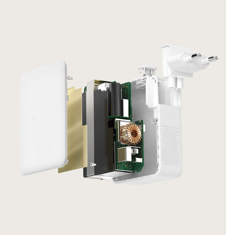 El cargador de pared GaN con 4 puertos de 140 W de Belkin suministra una carga eficiente y de alta potencia.