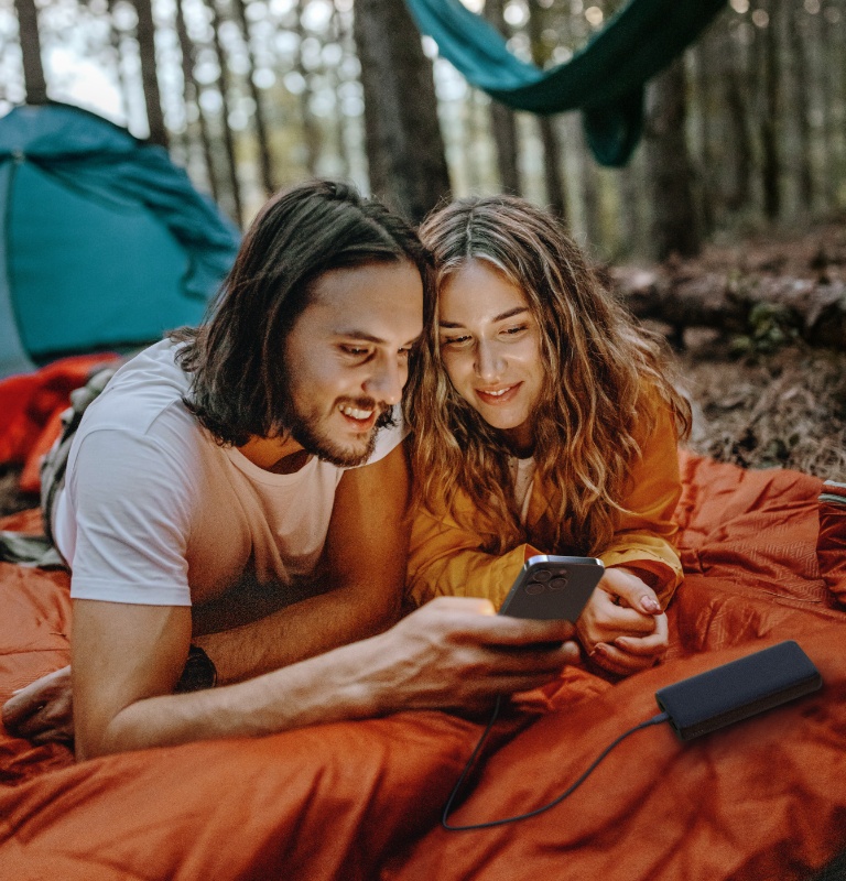 Rápida y compacta batería externa de 3 puertos para smartphones, tabletas y otros dispositivos habilitados con Power Delivery.