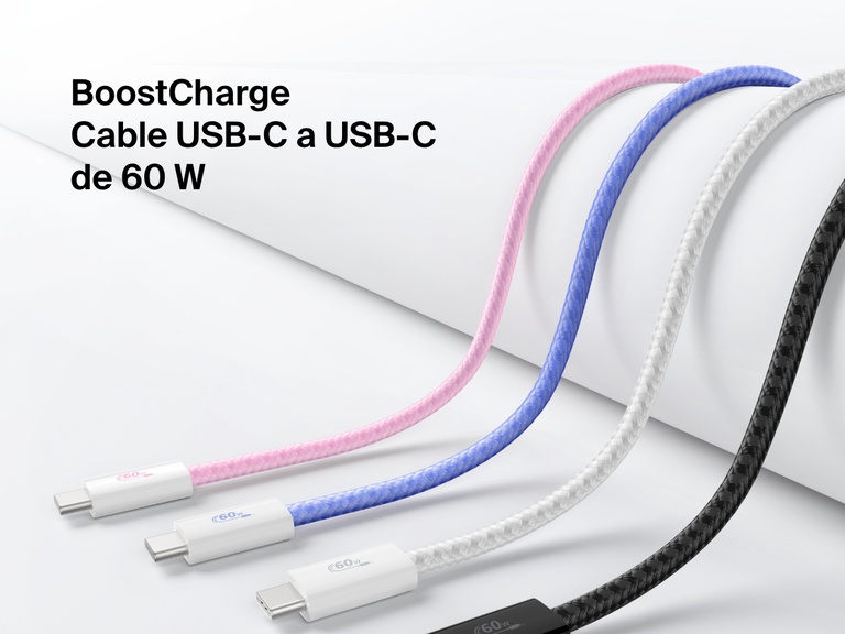 Imagen mostrando las cuatro opciones de color (rosa, azul, blanco y negro) disponibles del cable USB-C a USB-C de 60 W Belkin BoostCharge: un cable trenzado de carga rápida diseñado para dispositivos con USB-C.