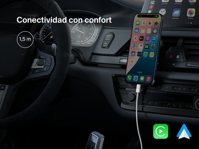 Cable Belkin BoostCharge de USB-C a USB-C de 240 W en una configuración de coche con una longitud de 1,5 m, lo que permite un acceso sencillo al dispositivo y una conectividad perfecta con Apple CarPlay y Android Auto mientras carga.