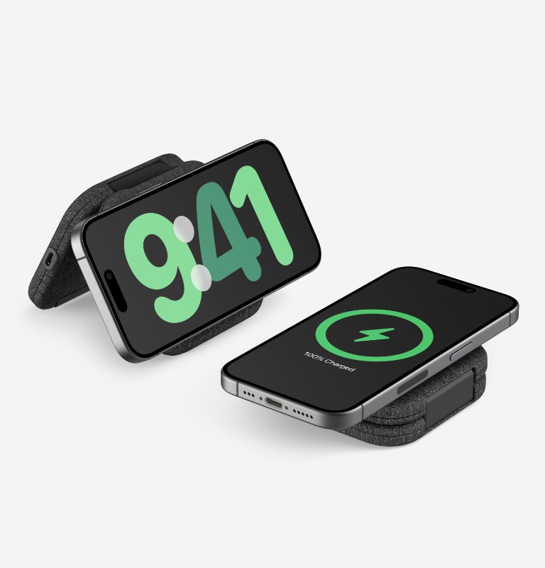 La bisagra integrada permite emplazar el iPhone con una inclinación de entre 0 y 90°