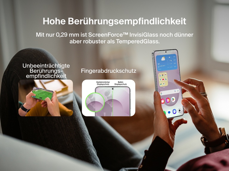 Bild, das die perfekte Berührungsempfindlichkeit und Anti-Fingerprint-Beschichtung der Belkin Screenforce InvisiGlass Displayschutzfolie zeigt, mit einem Benutzer, der mit dem Samsung Galaxy S25 Edge interagiert, und Vergleiche der Reaktionsfähigkeit und des Fingerabdruck-Schutzesin Nahaufnahme.