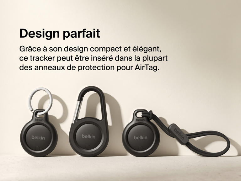 Image du tracker Belkin&nbsp;SureFind&nbsp;Spot dans des anneaux de protection pour AirTag de Belkin, avec anneau en m&eacute;tal, mousqueton et dragonne pour illustrer son design compact et polyvalent.
