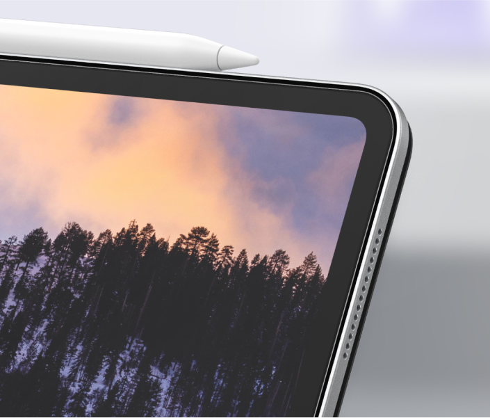Un iPad con el protector de pantalla TemperedGlass colocado, sin comprometer la claridad visual de la pantalla.