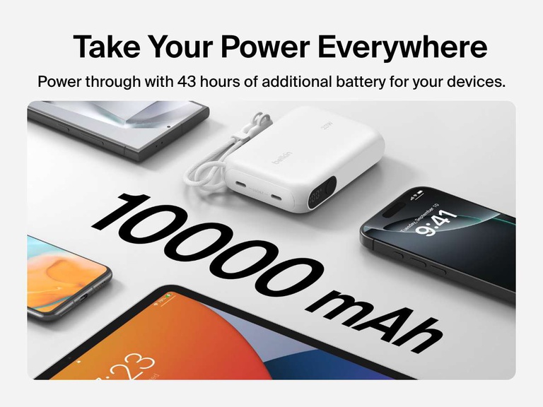El Belkin BoostCharge Power Bank 10K con pantalla se muestra rodeado de varios dispositivos, destacando su capacidad de 10.000 mAh y su capacidad para proporcionar hasta 43 horas de batería adicional en cualquier lugar.