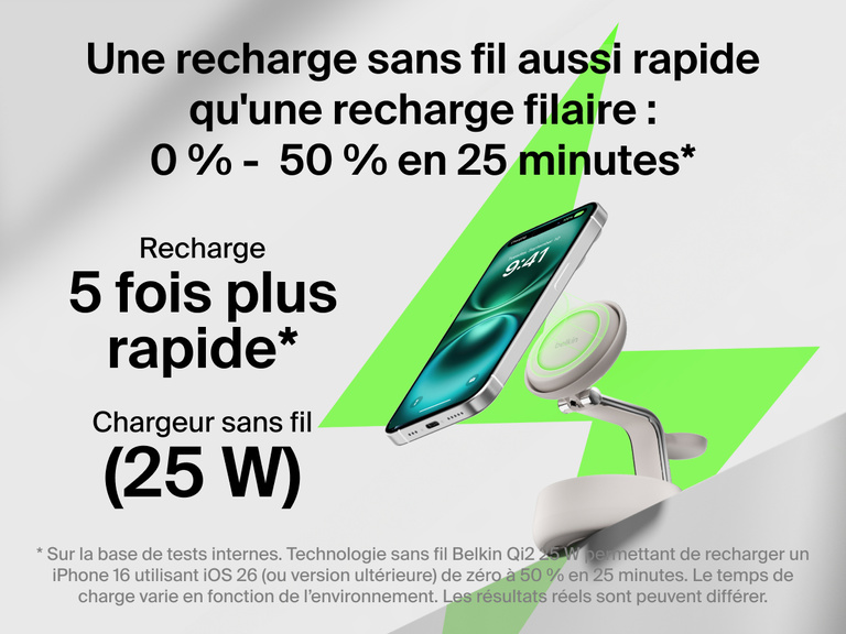 Station de recharge aimantée 3-en-1 Belkin UltraCharge Pro avec Qi2 (25 W) offrant une recharge sans fil aussi rapide qu'une recharge filaire, et rechargeant un iPhone de zéro à 50 % en 25 minutes.
