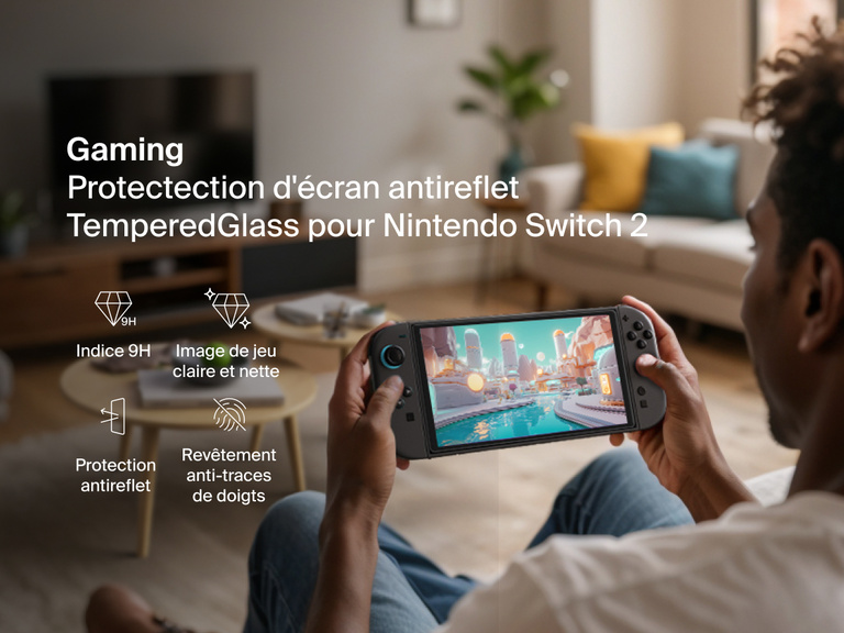 Une personne assise sur un canapé dans un salon en train de jouer à un jeu sur la Nintendo Switch 2. Sur la gauche, le texte indique que la protection d'écran en verre trempé Belkin Gaming est antireflet. L'image met en avant l'indice 9H, la protection antireflet et le revêtement anti-traces de doigts.