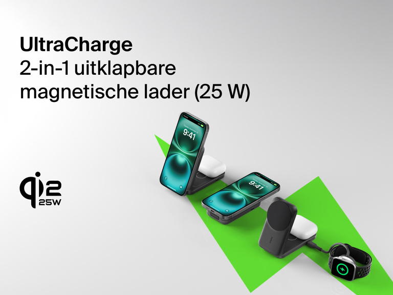 Afbeelding waarin de Belkin UltraCharge 2-in-1 uitklapbare magnetische lader met Qi2 25W een iPhone, AirPods en een Apple Watch oplaadt op een stijlvolle, compacte standaard.