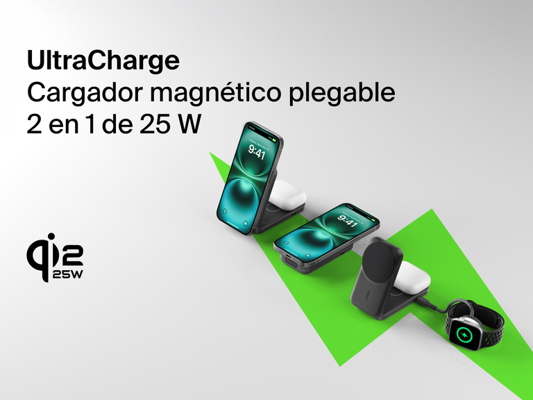 Se muestra el cargador magnético plegable 2 en 1 con Qi2 25W Belkin UltraCharge cargando un iPhone, unos AirPods y un Apple Watch y emplazado como un soporte elegante y compacto.