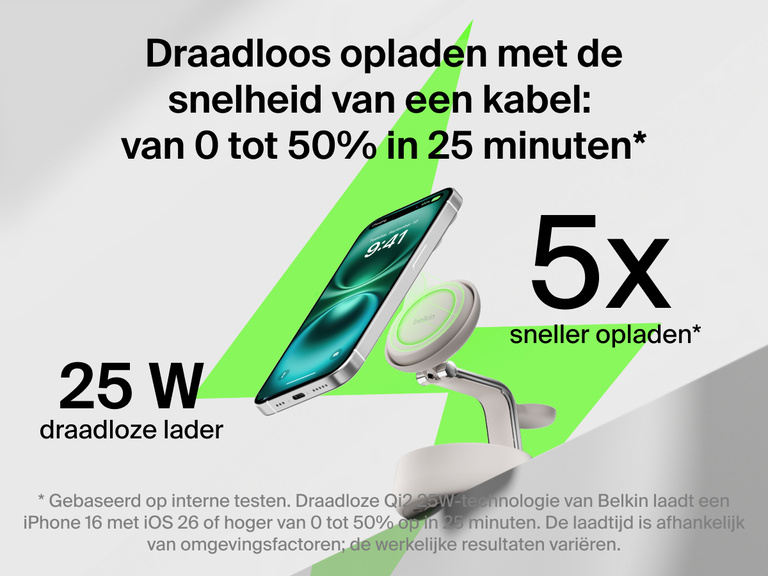 Het Belkin UltraCharge Pro 3-in-1 magnetische laadstation met Qi2 25W biedt draadloos opladen met de snelheid van een kabel en laadt een iPhone tot 50% op in 25 minuten.
