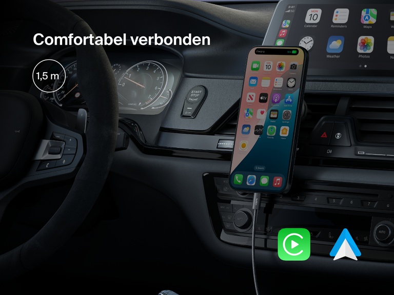 Smartphone aangesloten in een auto met de Belkin BoostCharge 15 W USB-A naar USB-C-kabel met een handige lengte van 1,5 meter en ondersteuning voor Apple CarPlay en Android Auto.