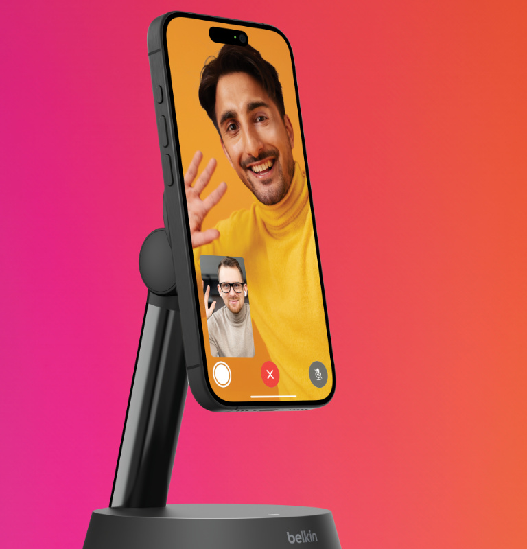 Keep the camera rolling no matter what, with 5-hour rechargeable batteries. 