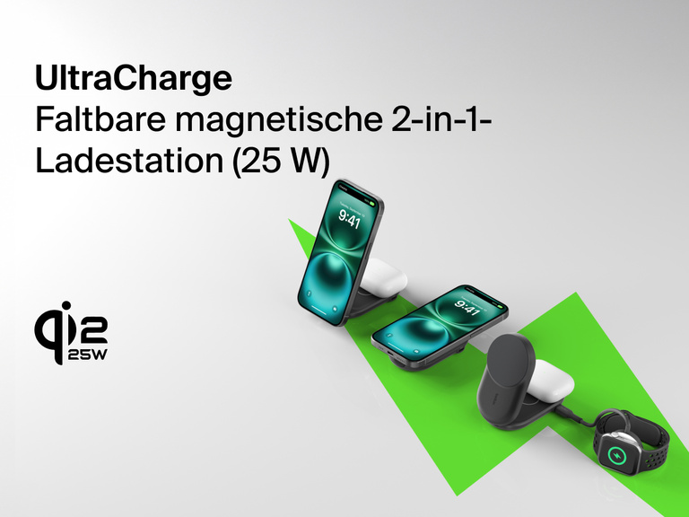 Belkin UltraCharge faltbare magnetische 2-in-1-Ladestation mit Qi2 25W wird beim Laden folgender Geräte auf einem stylischen, kompakten Ständer gezeigt: iPhone, AirPods und Apple Watch.