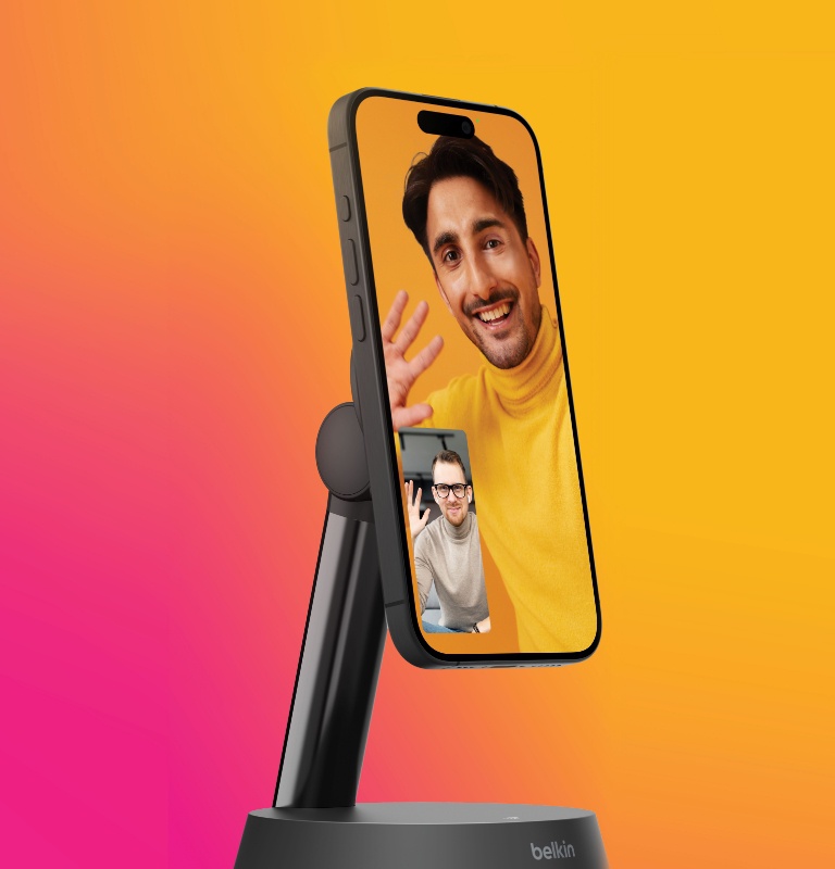 Keep the camera rolling no matter what, with 5-hour rechargeable batteries. 