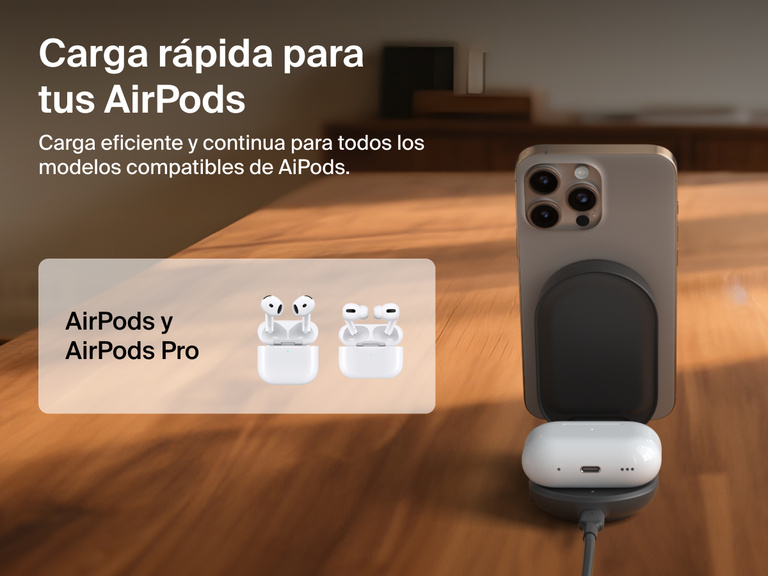 Se muestra el cargador magnético plegable 2 en 1 con Qi2 25W Belkin UltraCharge, recargando por carga rápida un iPhone y unos AirPods sobre una superficie de madera (compatible con AirPods y AirPods Pro).