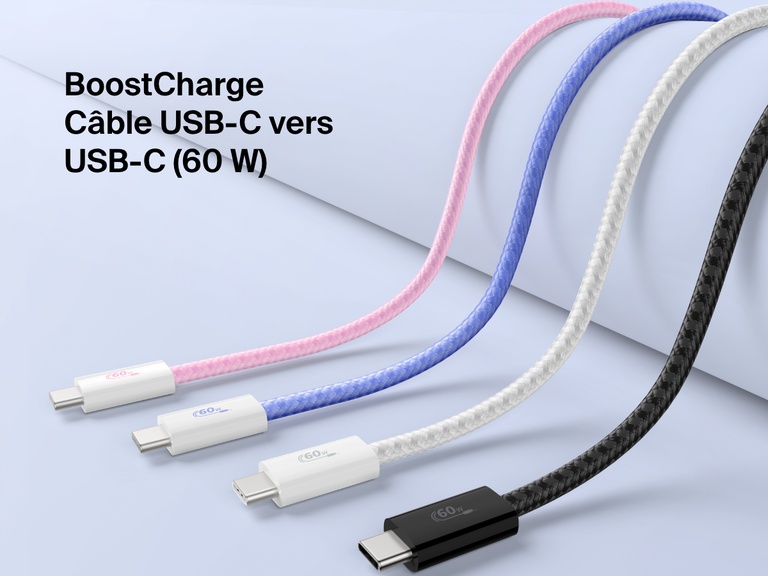 Image présentant les quatre couleurs disponibles (rose, bleu, blanc, noir) du câble USB-C vers USB-C Belkin BoostCharge (60 W), un câble de recharge rapide avec gaine tressée pour dispositifs compatibles USB-C.