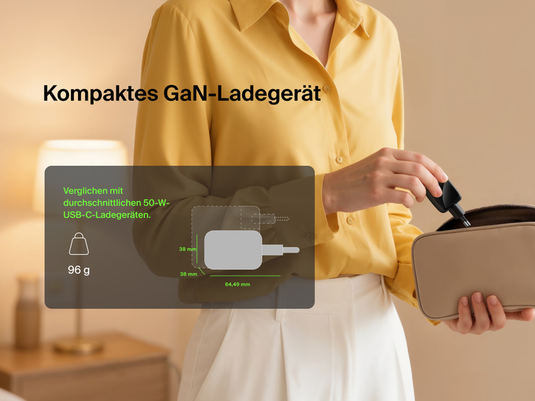 Es wird gezeigt, dass sich das Belkin BoostCharge Pro USB-C-GaN-Ladegerät mit zwei Anschlüssen (50 W) im kompakten Format mit 89 g Gewicht, einklappbaren Kontaktstiften und kleinerer Größe verglichen mit durchschnittlichen 50-W-Ladegeräten leicht in einer Tasche verstauen lässt.