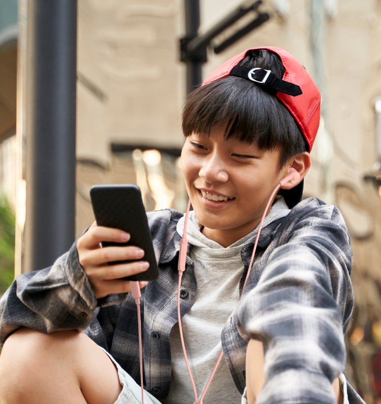 Tuned with Belkin Signature Sound. 