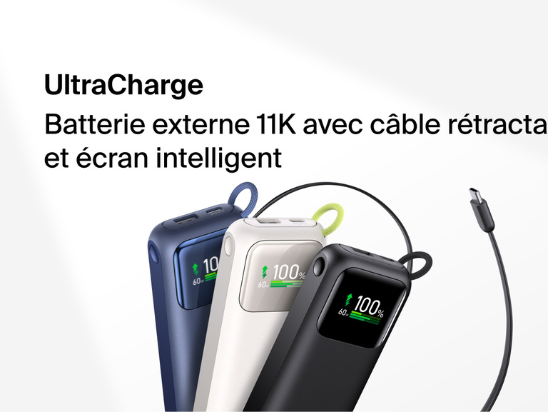 Image d'une batterie externe 11K UltraCharge avec c&acirc;ble r&eacute;tractable pos&eacute;e &agrave; la verticale avec son c&acirc;ble USB-C d&eacute;ploy&eacute; et son &eacute;cran indiquant une batterie charg&eacute;e &agrave; 100&nbsp;%.
