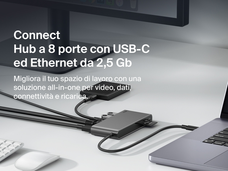 Immagine di un hub con 8 porte USB-C ed Ethernet da 2,5 Gb Connect di Belkin che connette un laptop e un monitor desktop, con in evidenza il supporto dei trasferimenti rapidi dei dati, l'estensione dello schermo e la ricarica del dispositivo, per approfittare di uno spazio di lavoro più efficiente.