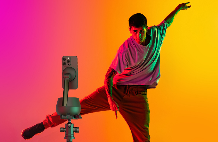 Stay in the frame, from all angles.