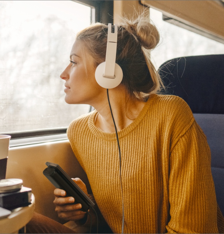 Rápida y compacta batería externa de 3 puertos para smartphones, tabletas y otros dispositivos habilitados con Power Delivery.