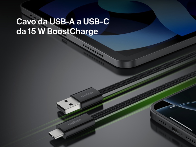 Immagine del cavo da USB-A a USB-C da 15 W Belkin BoostCharge connesso a un iPad e un iPhone, a esaltarne il design intrecciato durevole, la ricarica rapida affidabile e la compatibilità universale con i dispositivi.