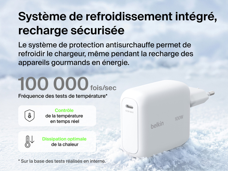 Image du chargeur secteur GaN Belkin Ultracharge avec c&acirc;ble r&eacute;tractable (45&nbsp;W) avec un c&acirc;ble USB-C de 70&nbsp;cm illustrant la solution de recharge d'appareils mobiles, &agrave; la maison ou en voyage.