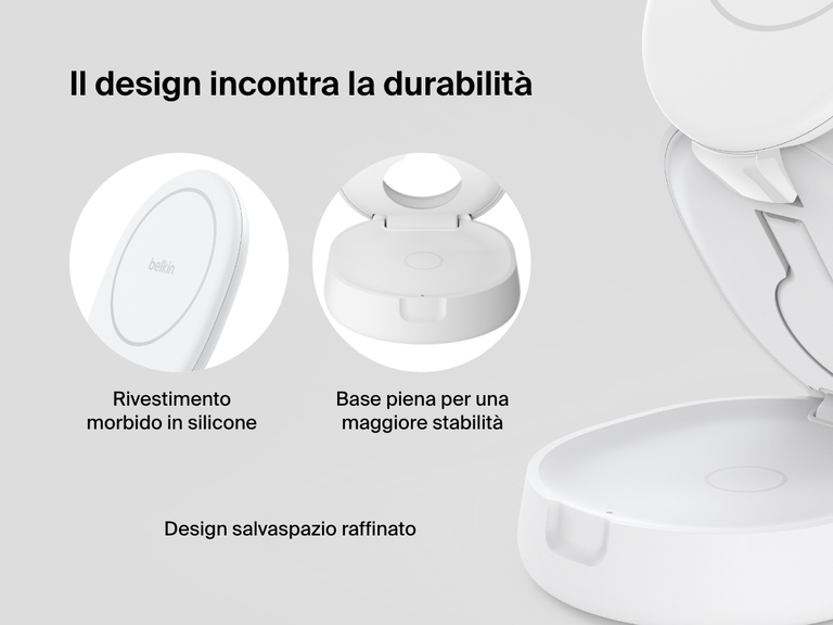 La foto mostra il supporto di ricarica magnetica compatto 3 in 1 BoostCharge Belkin, la sua superficie morbida in silicone, la base piena per una maggiore stabilità e il raffinato design pieghevole e salvaspazio.