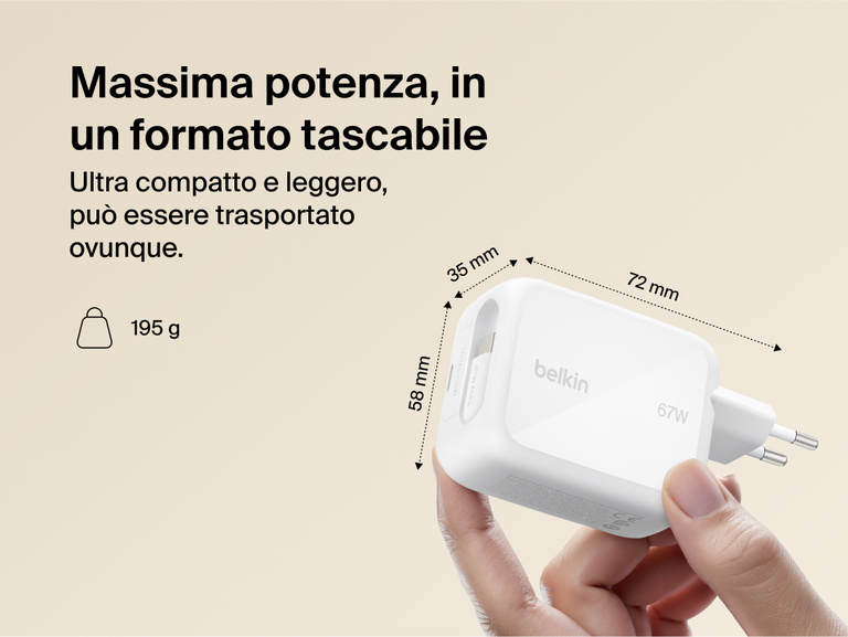 Immagine del caricabatteria da parete GaN da 67 W con cavo retrattile Belkin UltraCharge che evidenzia il profilo compatto, leggero e tascabile, ideale per ricaricare tutti i giorni, anche durante i viaggi.