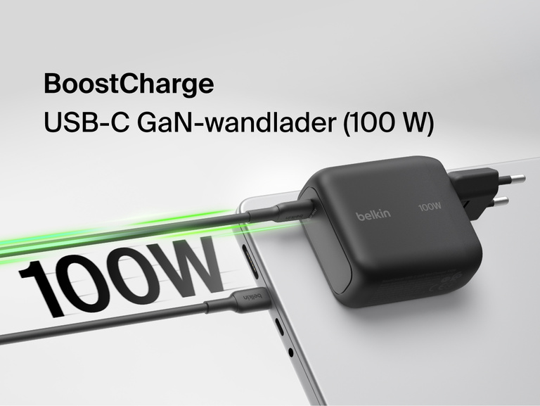 Belkin UltraCharge compacte 45W-wandlader met een uittrekbare kabel, aangesloten op een smartphone voor het snel opladen van je apparaat.