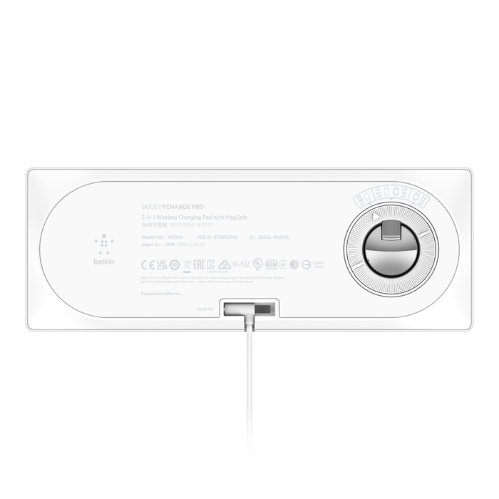 Kabelloses 3-in-1-Ladegerät mit offizieller MagSafe-Lademöglichkeit, 15 W, Weiß, hi-res