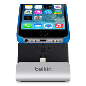 Express Dock for iPad with built-in 4-foot USB cable, , hi-res