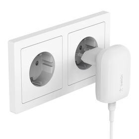 Cargador de pared USB-C&reg; PD 3.0 PPS de 30 W + cable USB-C&reg; con conector Lightning, Blanco, hi-res