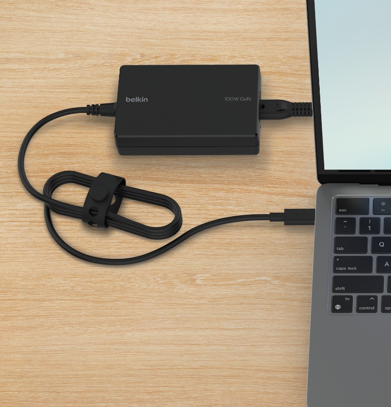 USB-C power adapter for laptops & gaming devices