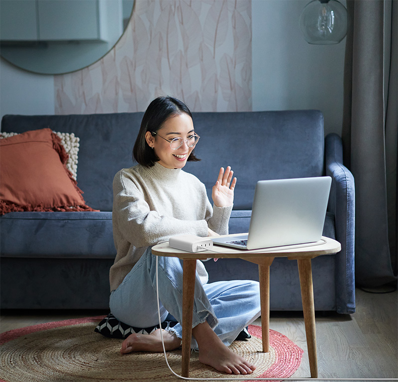 Sus cuatro puertos aprovechan los 200 W de salida de corriente m&aacute;xima para habilitar la carga &oacute;ptima y simult&aacute;nea de cuatro dispositivos USB-C.