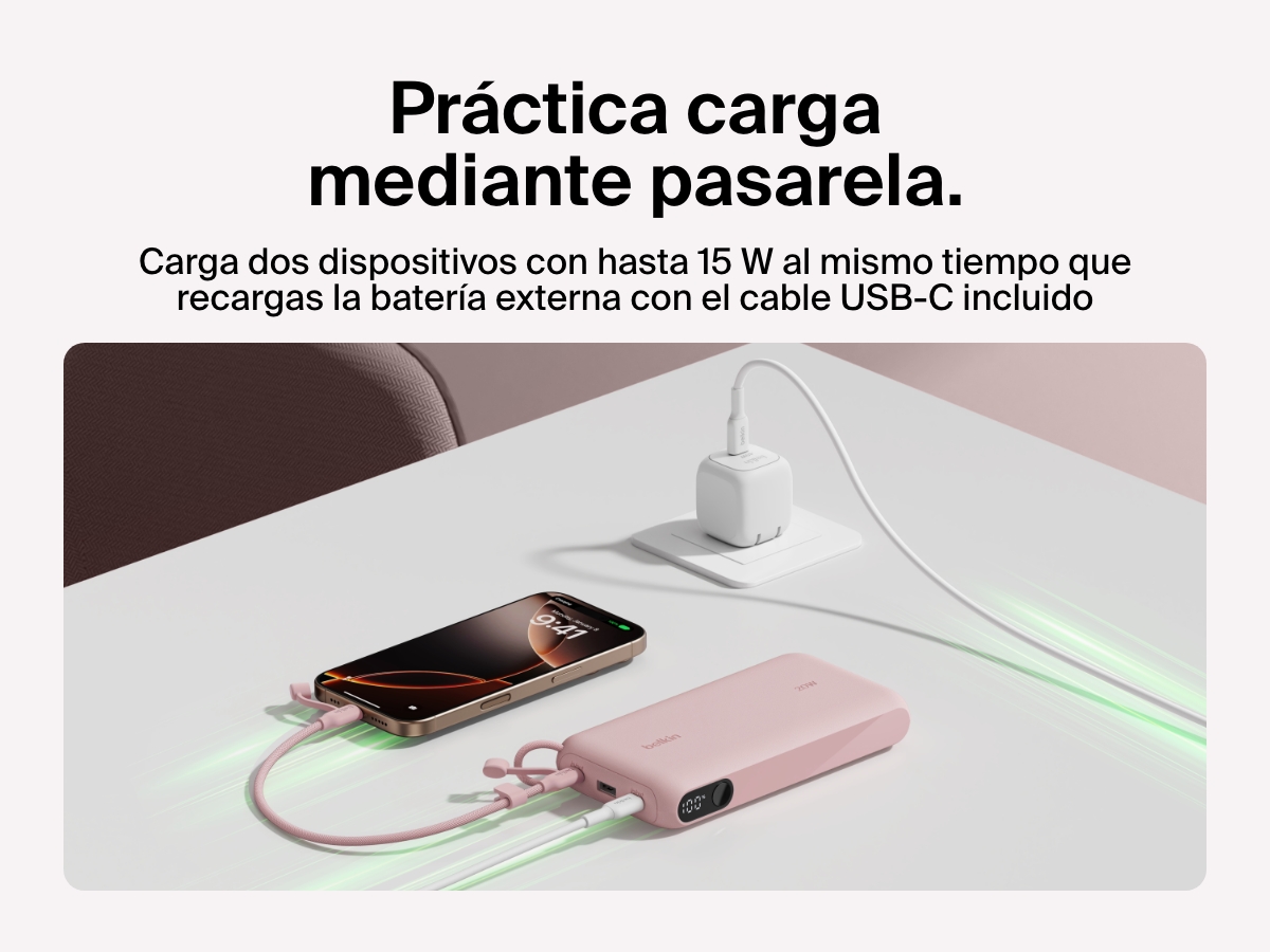 Se muestra la bater&iacute;a externa 20K con pantalla BoostCharge de Belkin cargando por pasarela dos dispositivos con hasta 15 W al mismo tiempo que se recarga por el cable USB-C incluido.