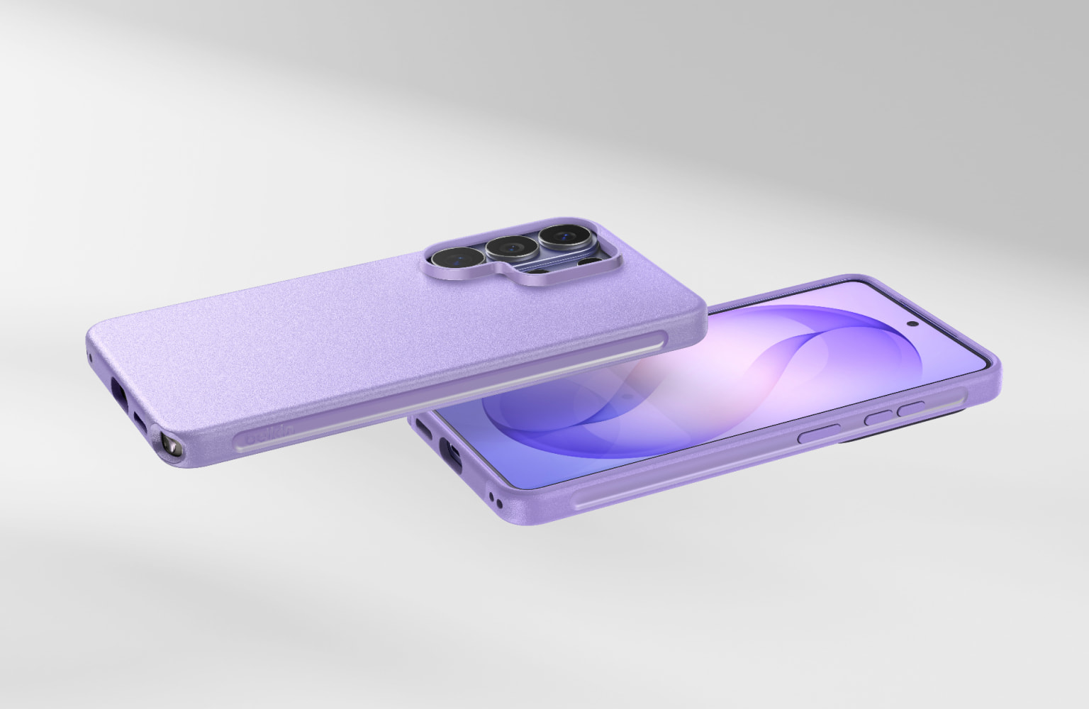 Afbeelding van twee smartphones, &eacute;&eacute;n met het scherm naar beneden en &eacute;&eacute;n met het scherm omhoog, beide in een dun zwart beschermhoesje, waarmee volledige bescherming, ook van de camera, wordt benadrukt.